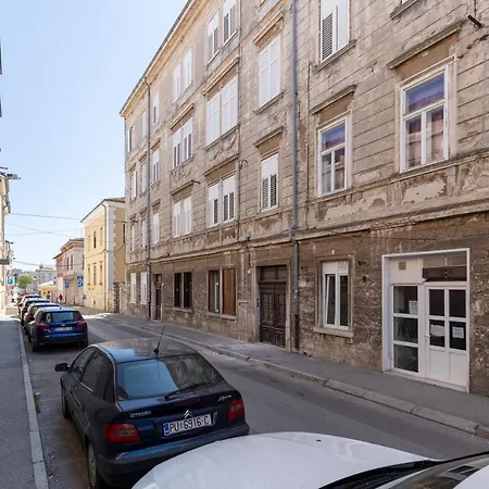 Centar City Pula Apartments Exteriör bild